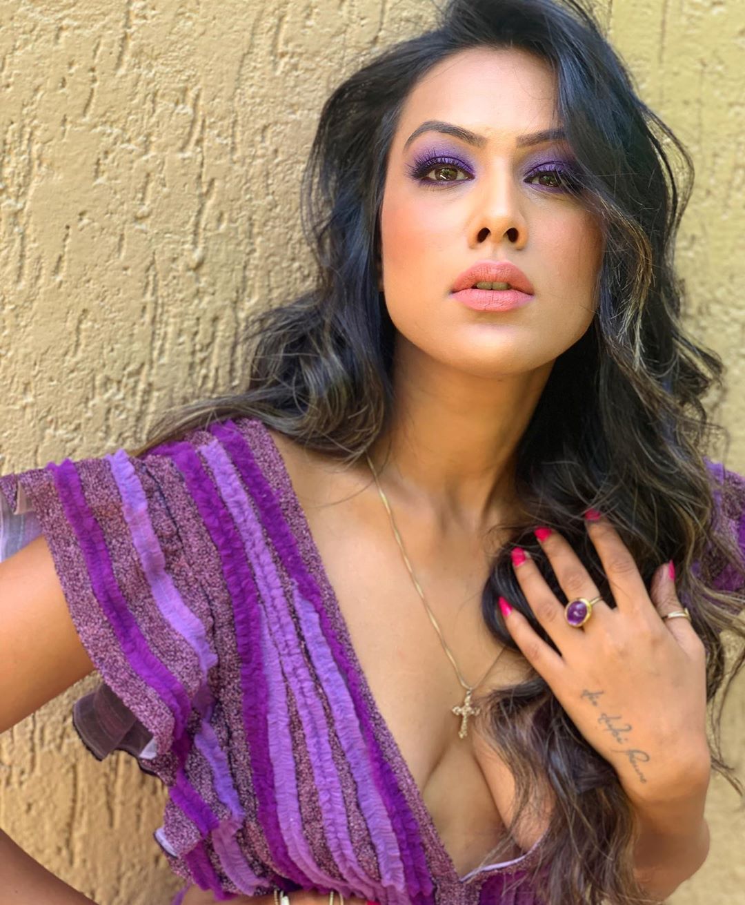 insta-reveal-nia-sharma-shares-seductive-photos-spell-out-her