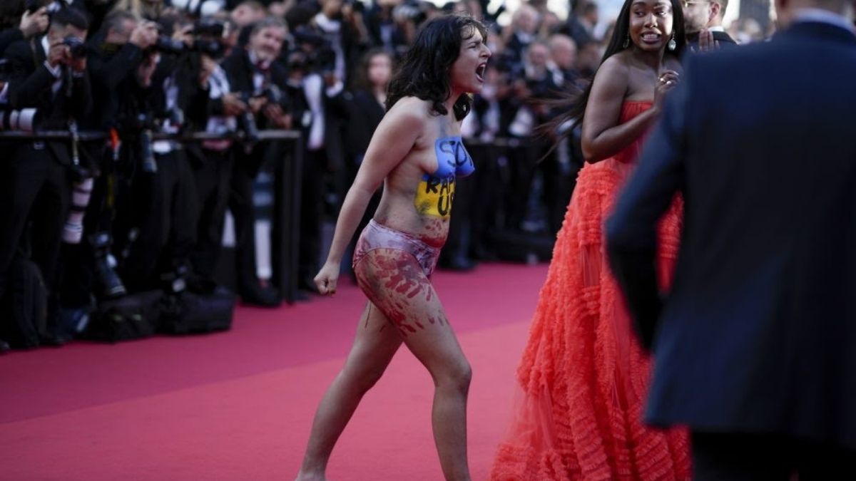 Cannes 2022: Woman Takes Off Her Clothes To Protest Against Atrocities On Ukraine; Watch Video! -