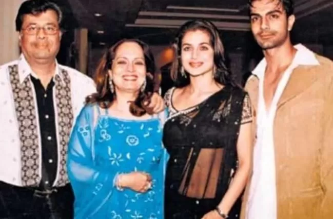 Ameesha Patel with family 