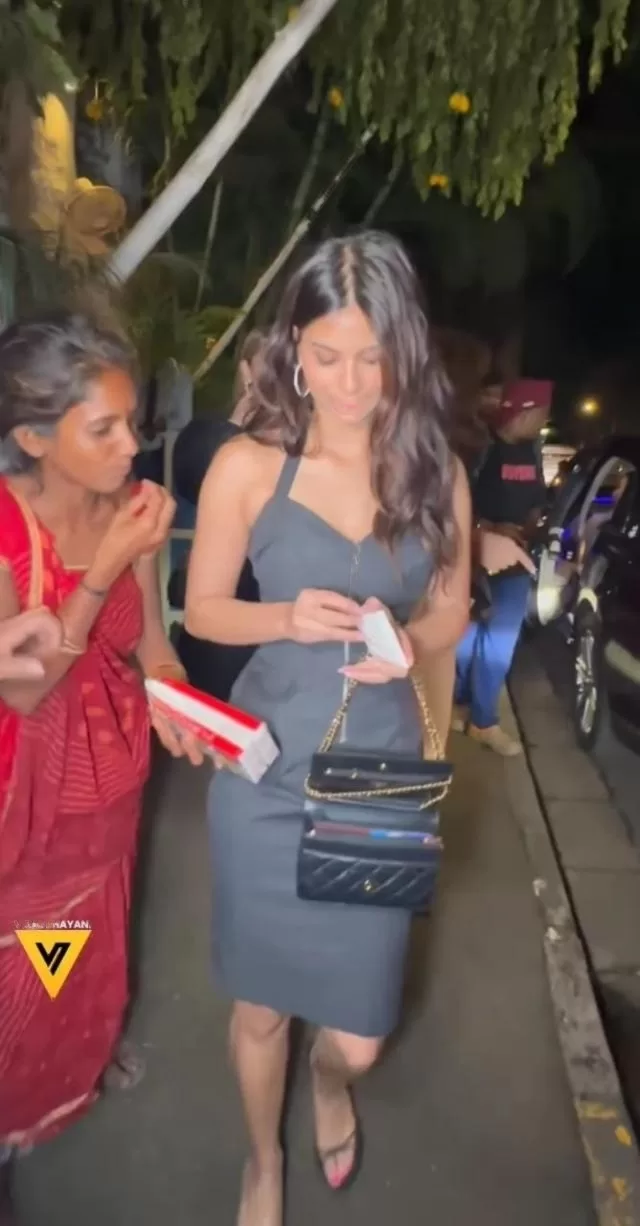 Suhana Khan Gets Trolled For Giving Money To Beggar; User Says 'Daddy Ke Cash Pe Aish'