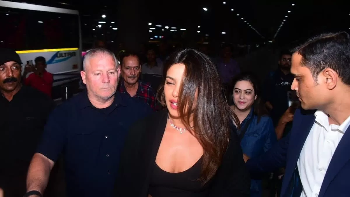 Priyanka Chopra Touches Down In Mumbai For MAMI Festival; Stuns In A Black Outfit And Greets Paps With Namaste!