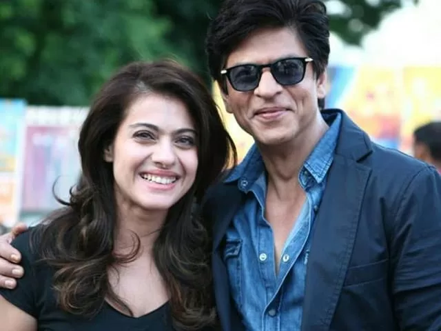 Shah Rukh Reveals Wanting Girls To Tear His Clothes; Netizen Says 'Be Careful What You Wish For'