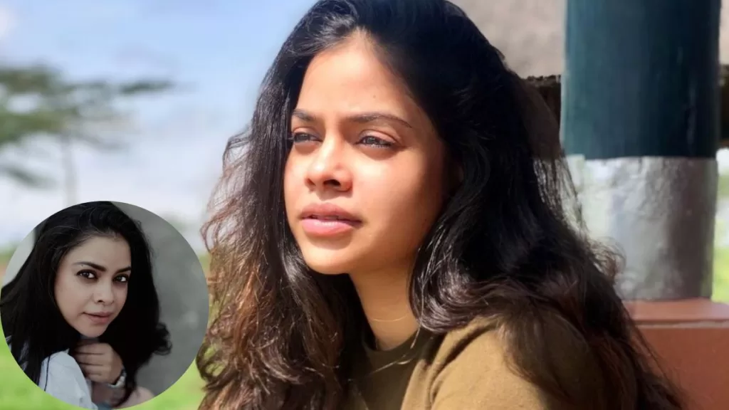 Sumona Chakravarti Embraces Grey Hair with Pride – Breaks Stereotypes in Stunning Instagram Photos!