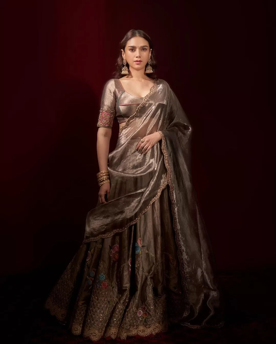 Aditi Rao Hydari's Royal Silver Lehenga Look: A Stunning Blend of Elegance and Tradition!