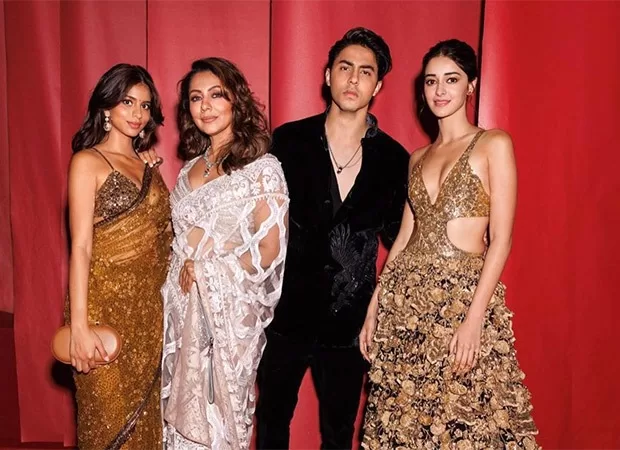 Ananya Panday with SRK's family 