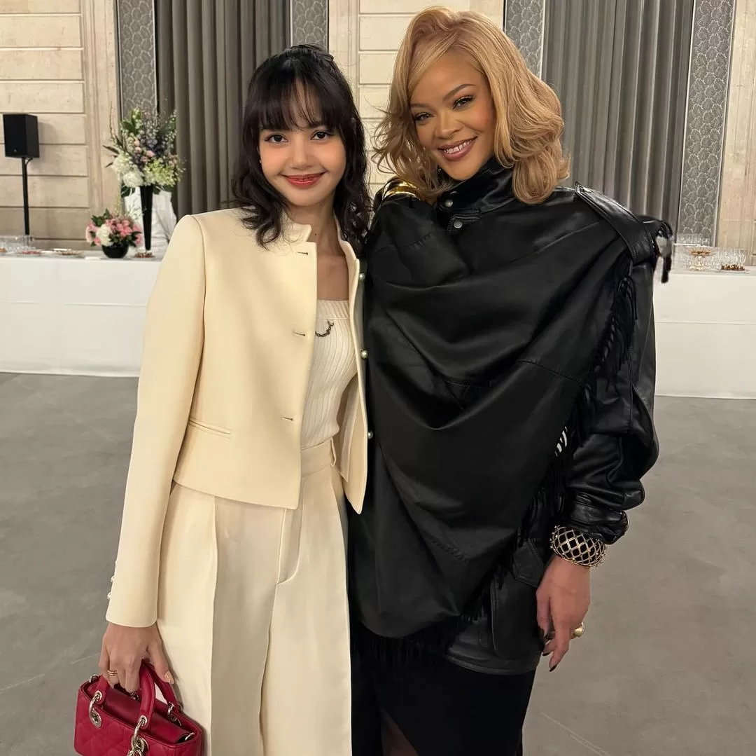 Legendary Singer Rihanna and BLACKPINK's Lisa Unite for a Captivating Moment at Pièces Jaunes Charity Event, Pics Goes Viral