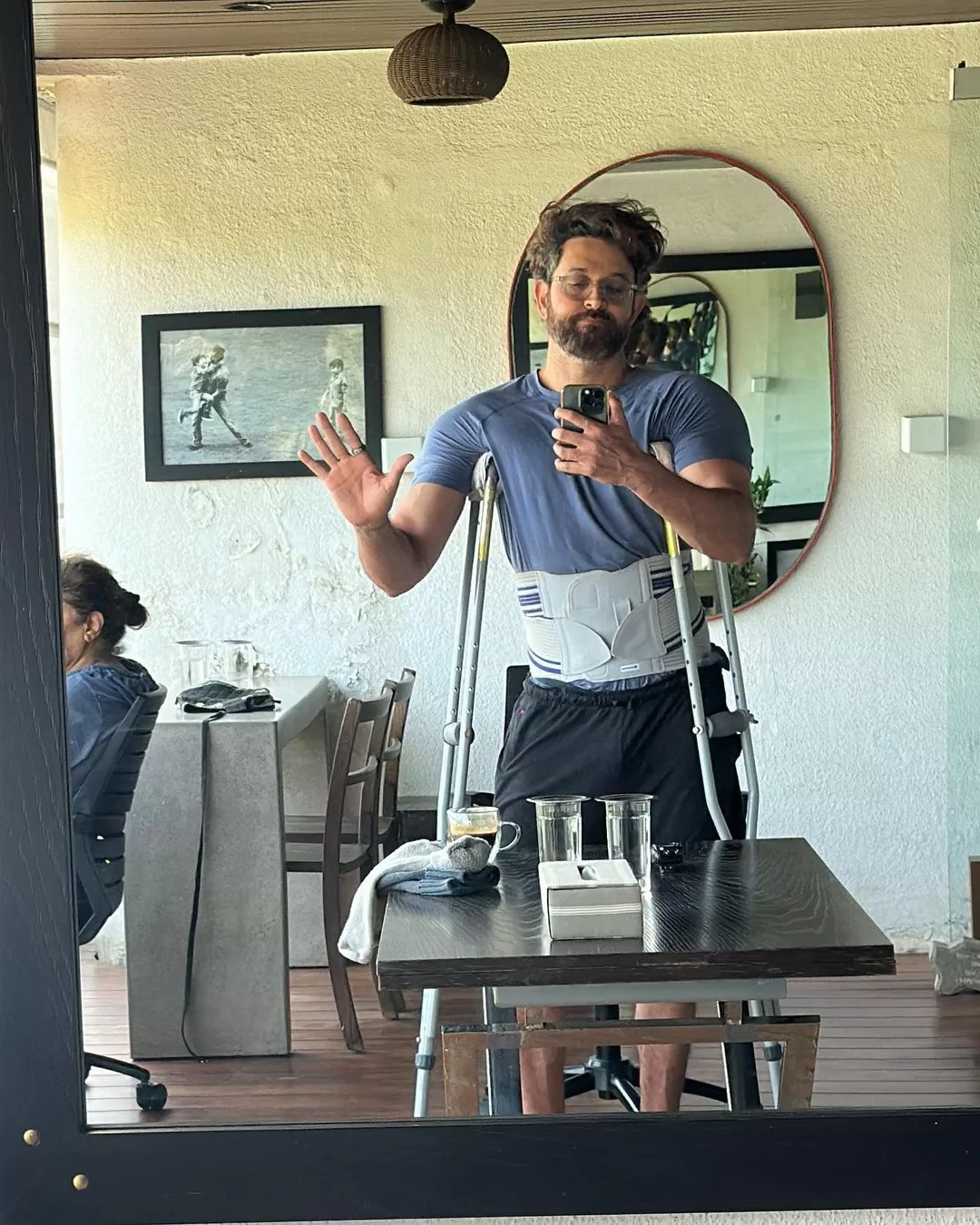 Hrithik Roshan's Crutch Vibes After Muscle Injury: GF Saba Azad and Celebs Shower Love And Healing Energy!