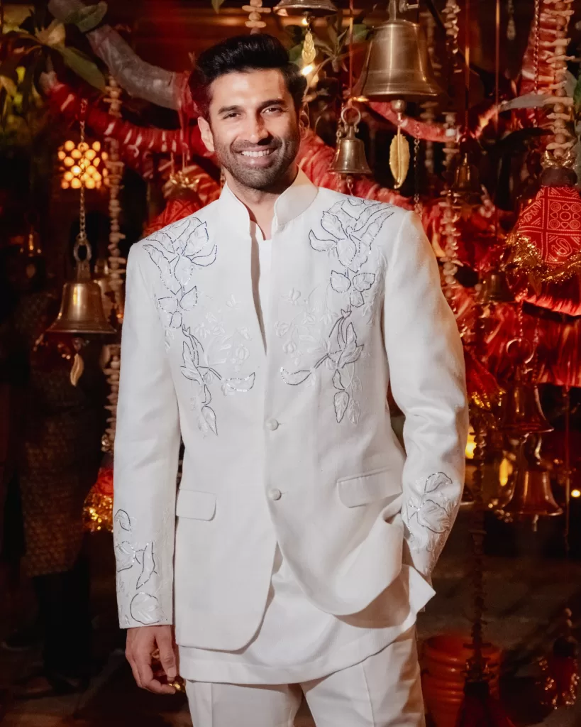 Aditya Roy Kapur chose an embroidered white kurta