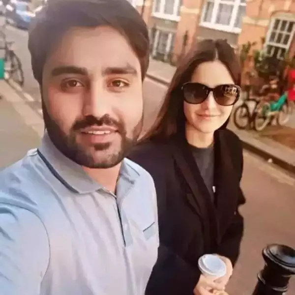 Her photo with fan goes viral