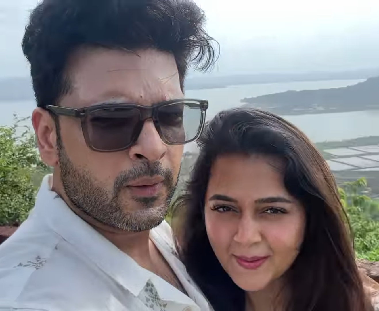 Karan kundrra And Tejasswi Prakash 