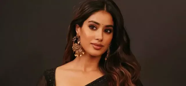 Janhvi Kapoor stuns in black 